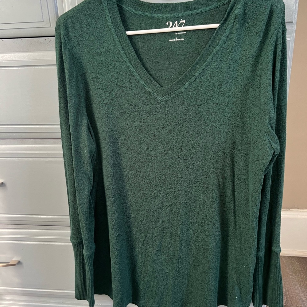 Long sleeve light weight sweater